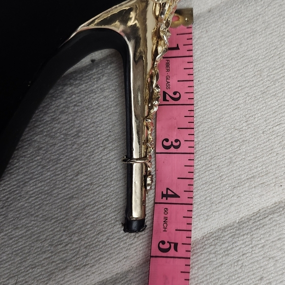 JustFab Black Stiletto Pumps Size US 7.5 Ornate Gold Sculptural  Floral Heels - Picture 15 of 16